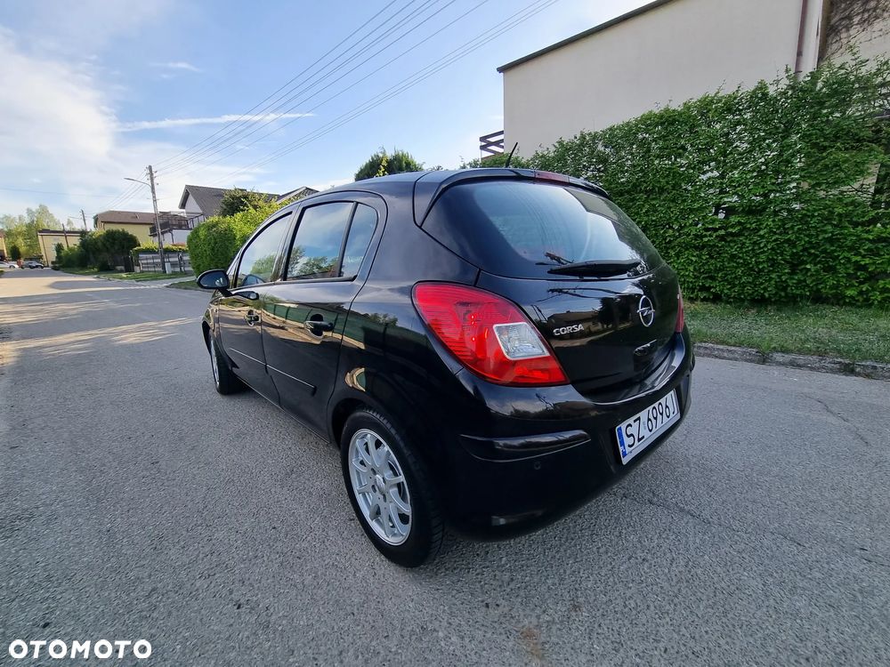 Opel Corsa 1.4 16V Cosmo - 10