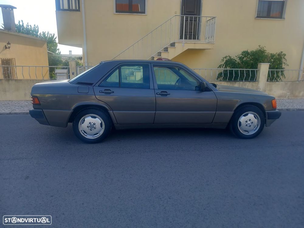 Mercedes-Benz 190 D 2.0 - 1