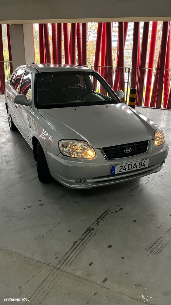 Hyundai Accent 1.3i GLS - 1