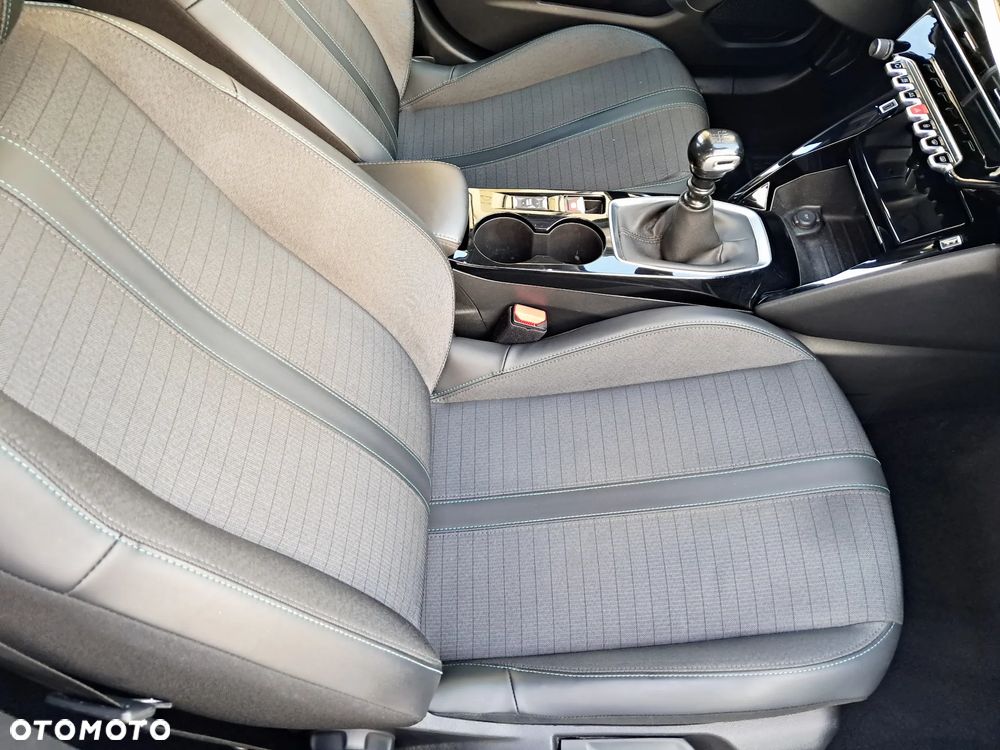 Peugeot 2008 1.2 Pure Tech GPF Allure S&S - 25