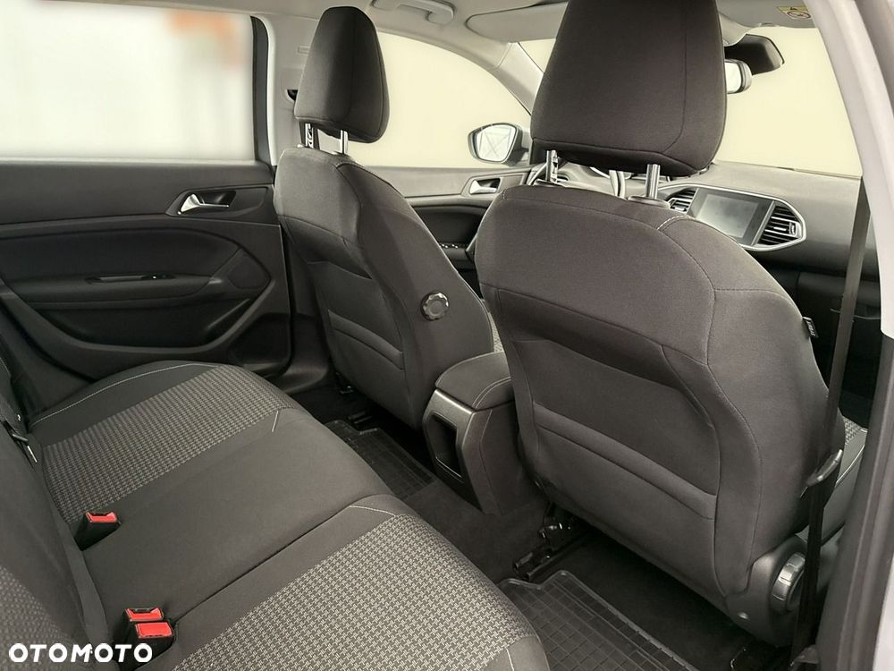 Peugeot 308 - 24
