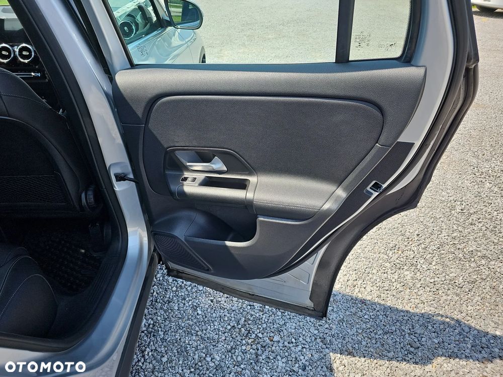 Mercedes-Benz GLA 200 Style - 24