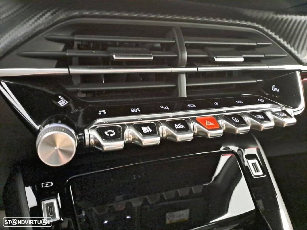 Peugeot 208 1.2 PureTech GT EAT8 - 23