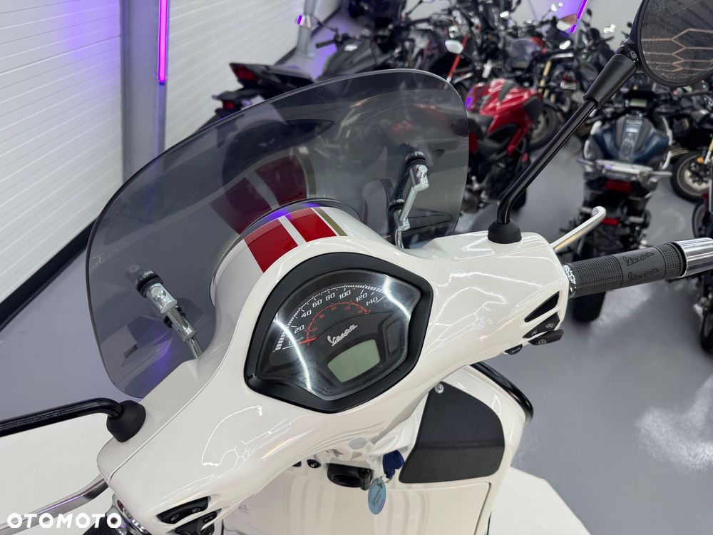 Piaggio Vespa - 17