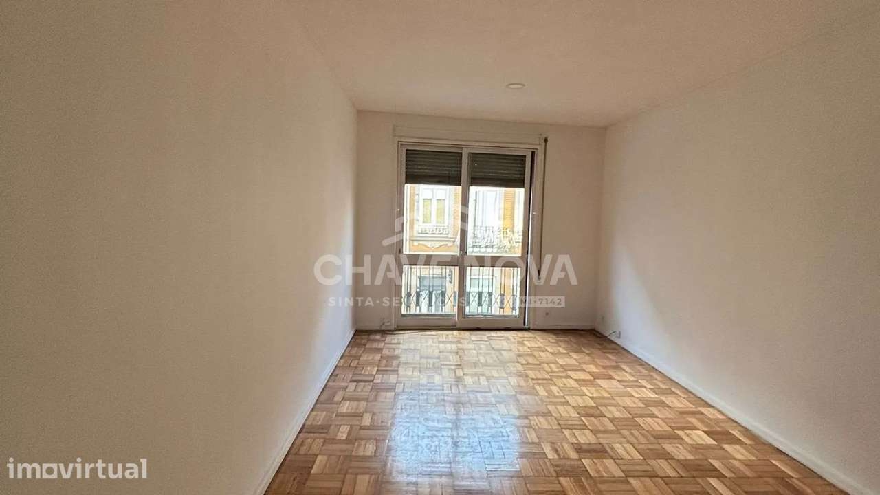 Apartamento T1 Renovado na Rua Antero de Quental, Porto - Grande imagem: 2/7