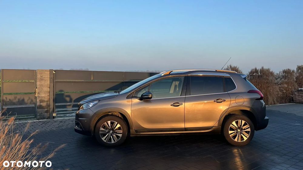 Peugeot 2008 1.6 BlueHDi Allure S&S - 18