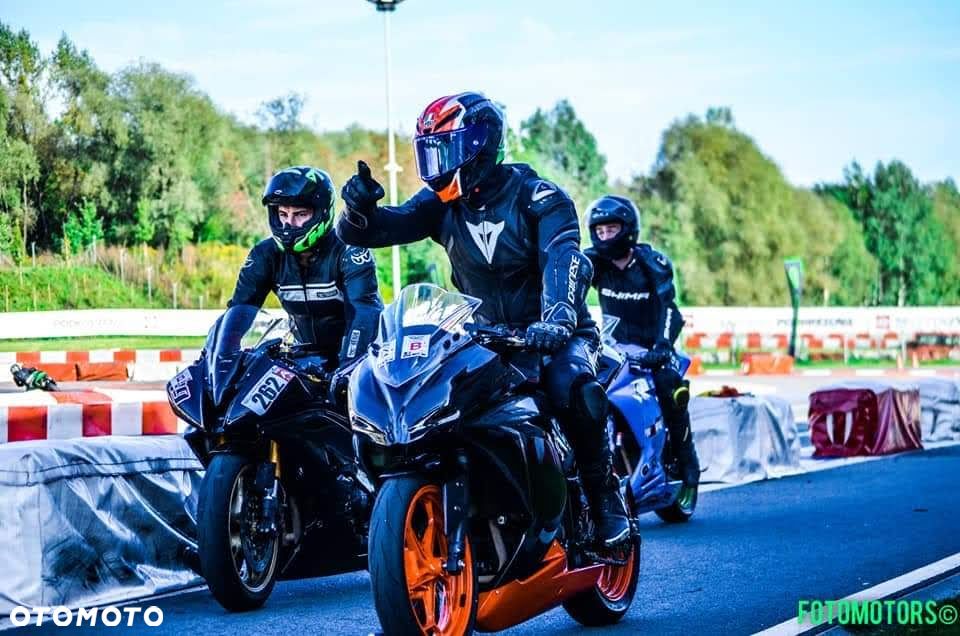 Yamaha R6 - 2