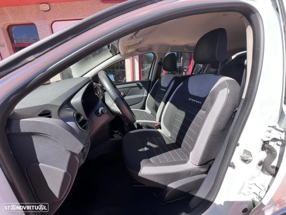 Dacia Sandero - 10