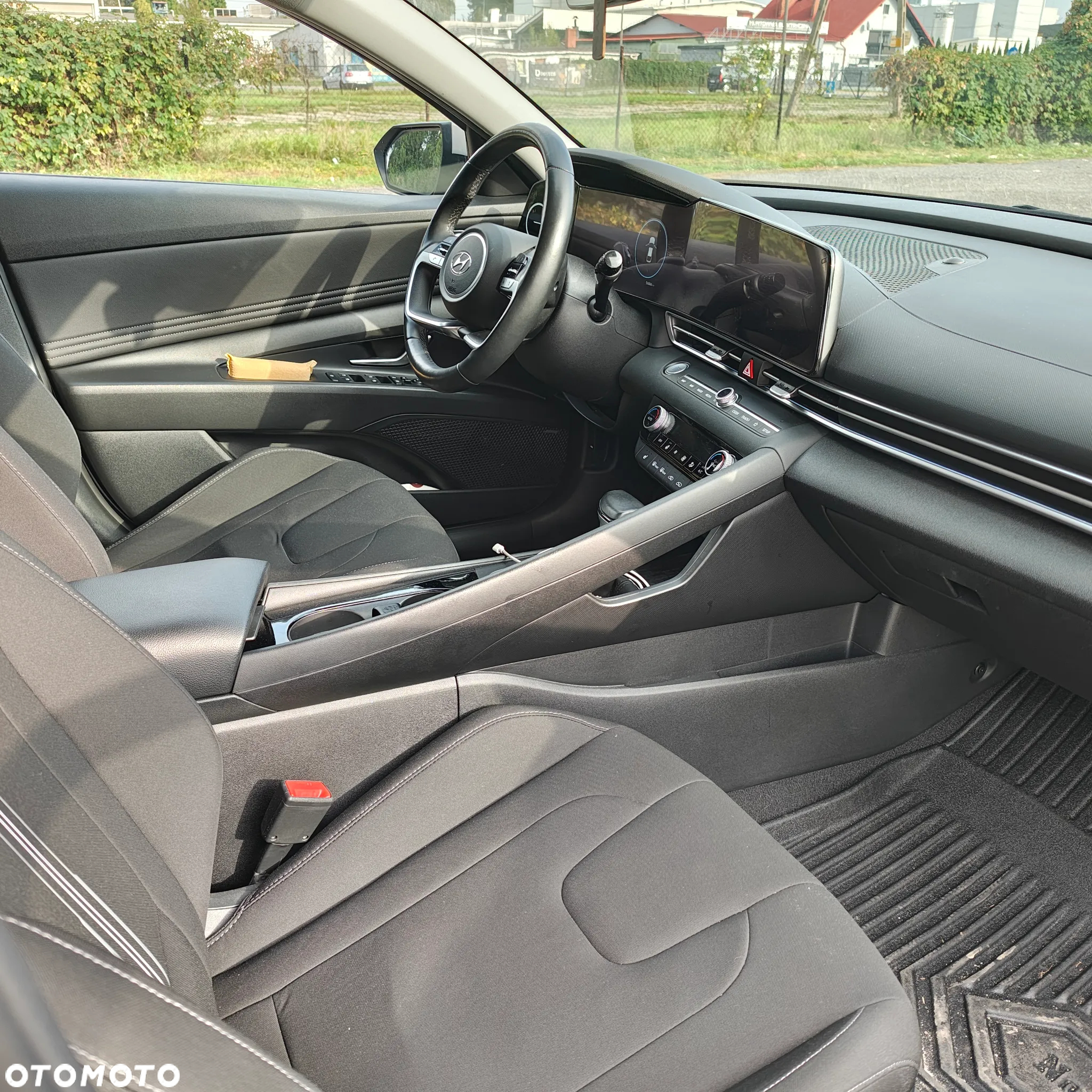 Hyundai Elantra 1.6 Executive CVT - 16