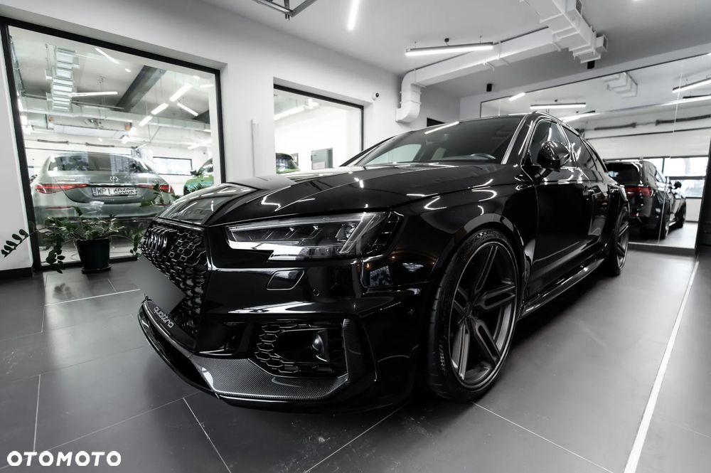 Audi RS4 Limousine - 2
