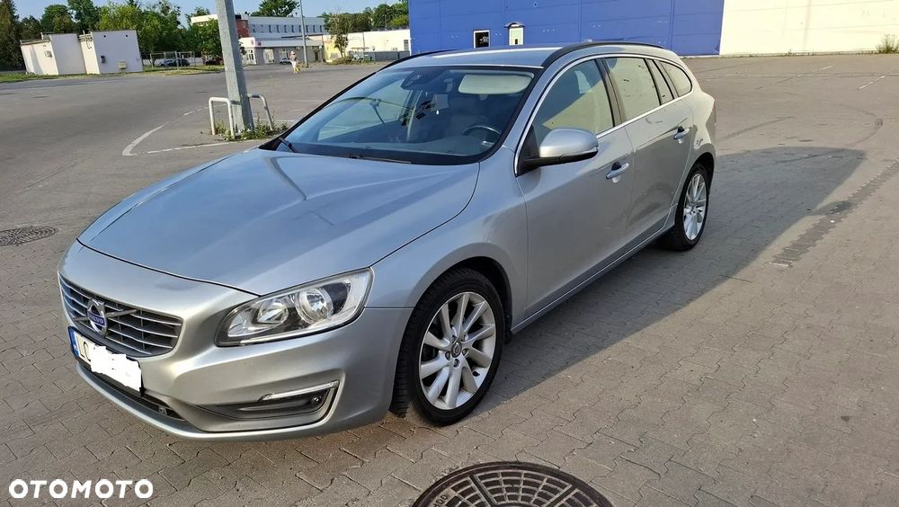 Volvo V60 D2 Momentum - 1