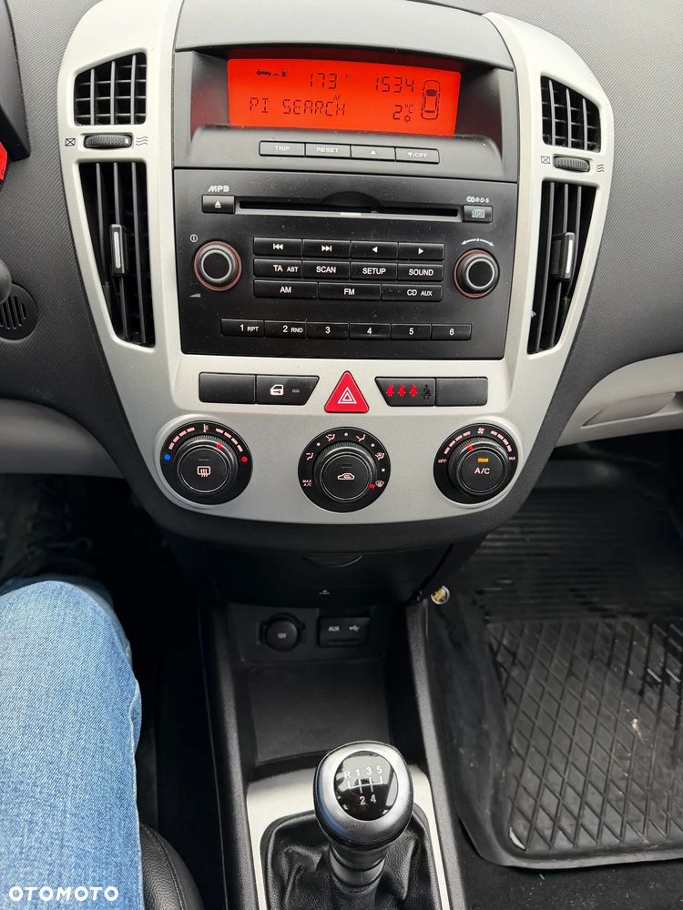 Kia Ceed 1.6 Crdi Comfort + - 32