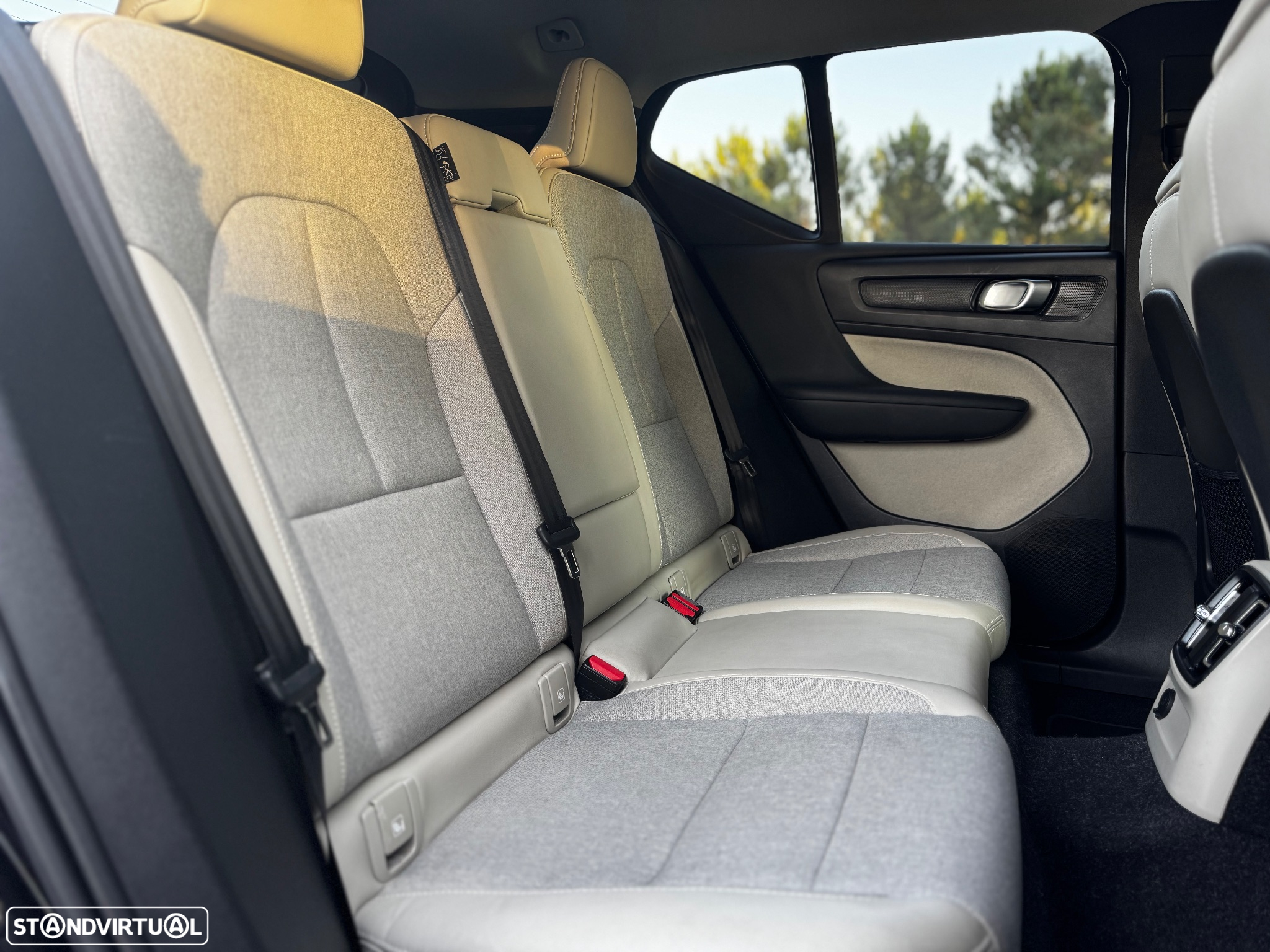 Volvo XC 40 1.5 T5 PHEV Momentum Plus - 21