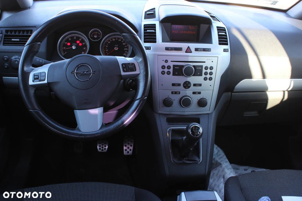 Opel Zafira 2.0 T Sport - 8