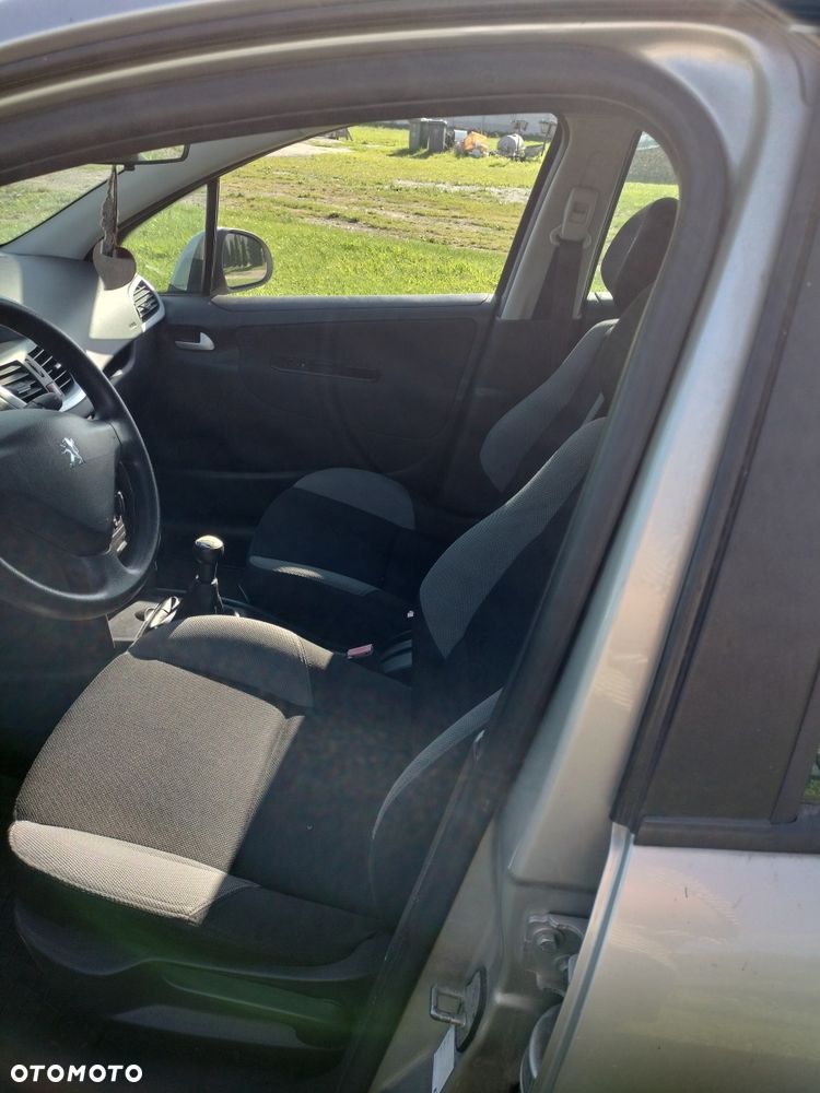 Peugeot 207 - 2