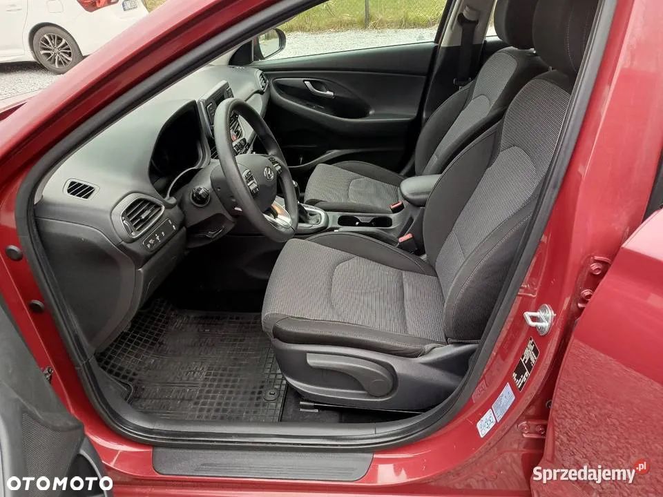 Hyundai i30 1.5 DPI Classic + - 7