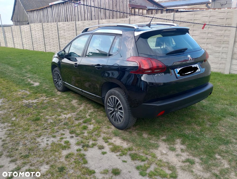 Peugeot 2008 BlueHDi 100 STOP & START Signature - 11
