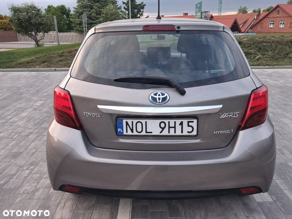 Toyota Yaris Hybrid 100 Dynamic - 7