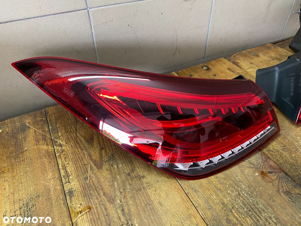 MERCEDES cla 118 lampa tylna prawa lewa komplet  nowki - 3