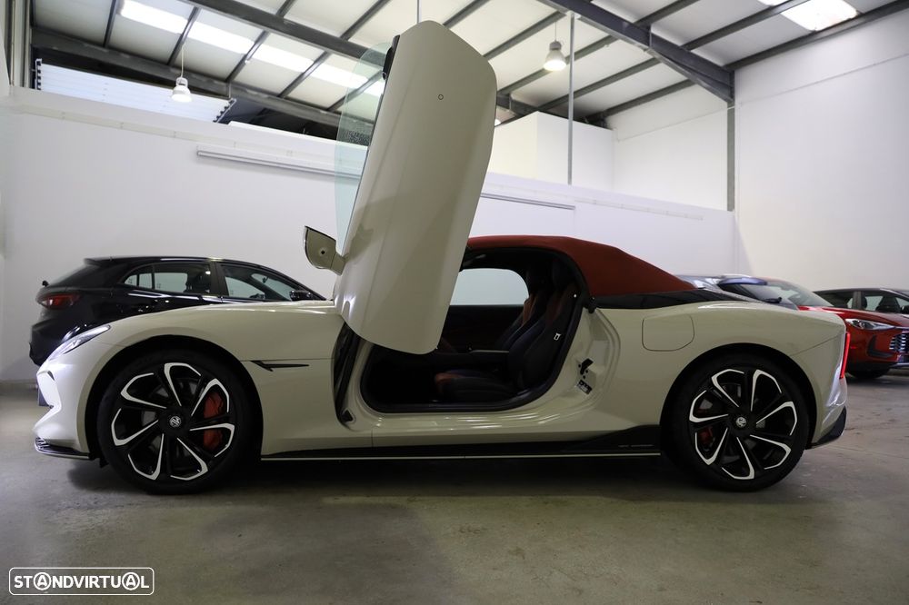 MG Cyberster 77 kWh GT - 33