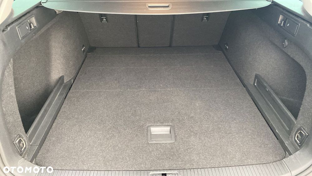 Volkswagen Passat - 13