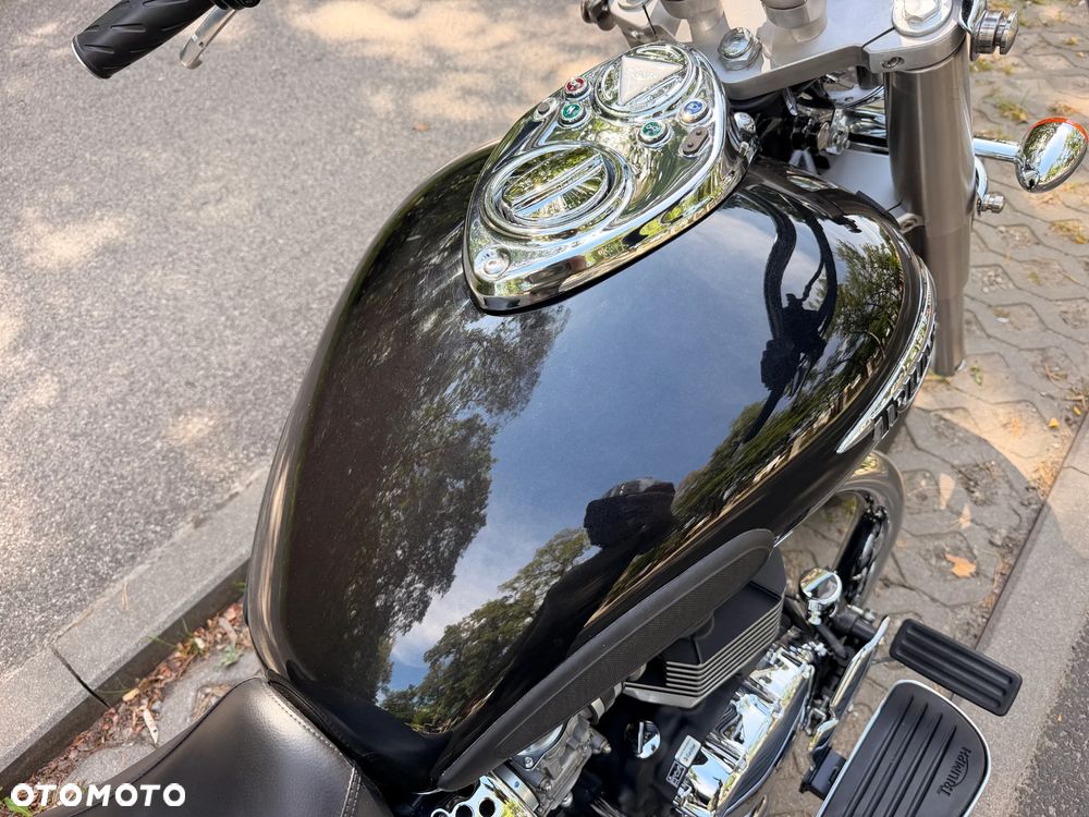 Triumph America - 24