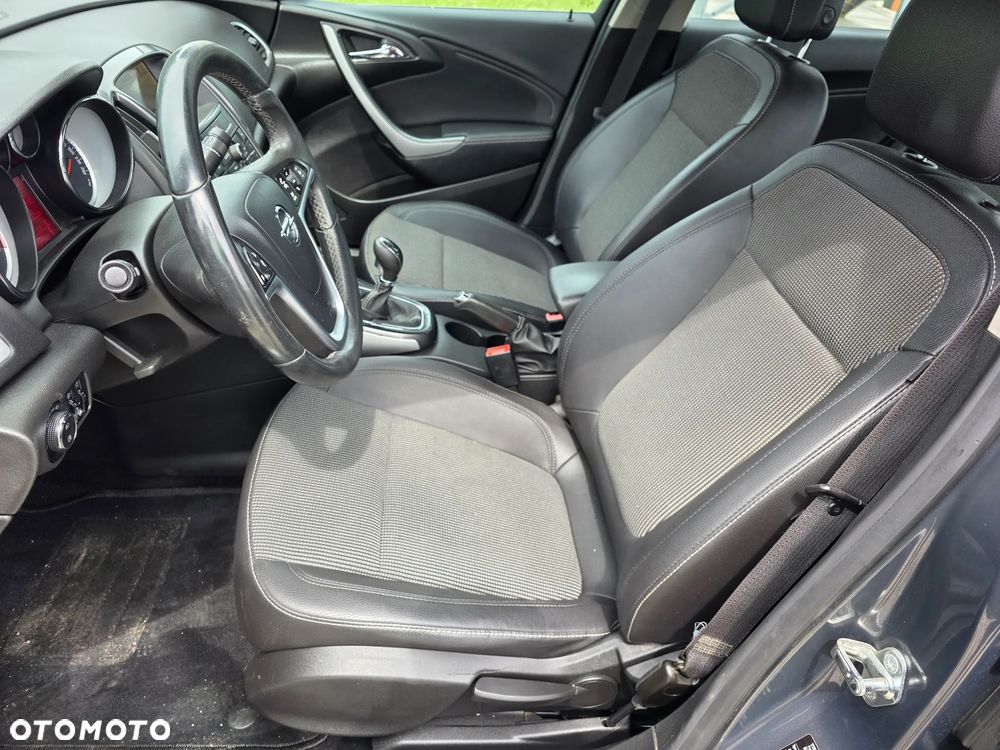 Opel Astra 1.6 NAVI - 9