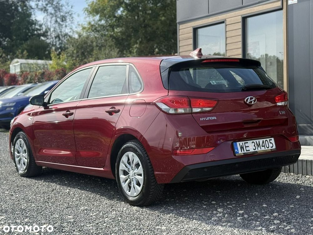 Hyundai i30 1.5 DPI Classic + - 7
