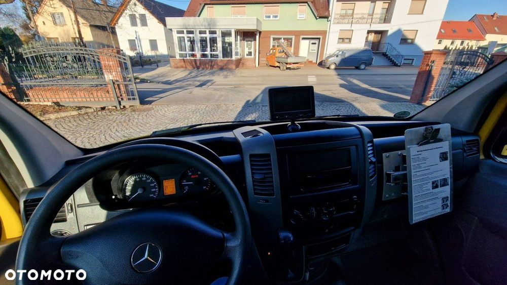 Mercedes-Benz Sprinter - 14