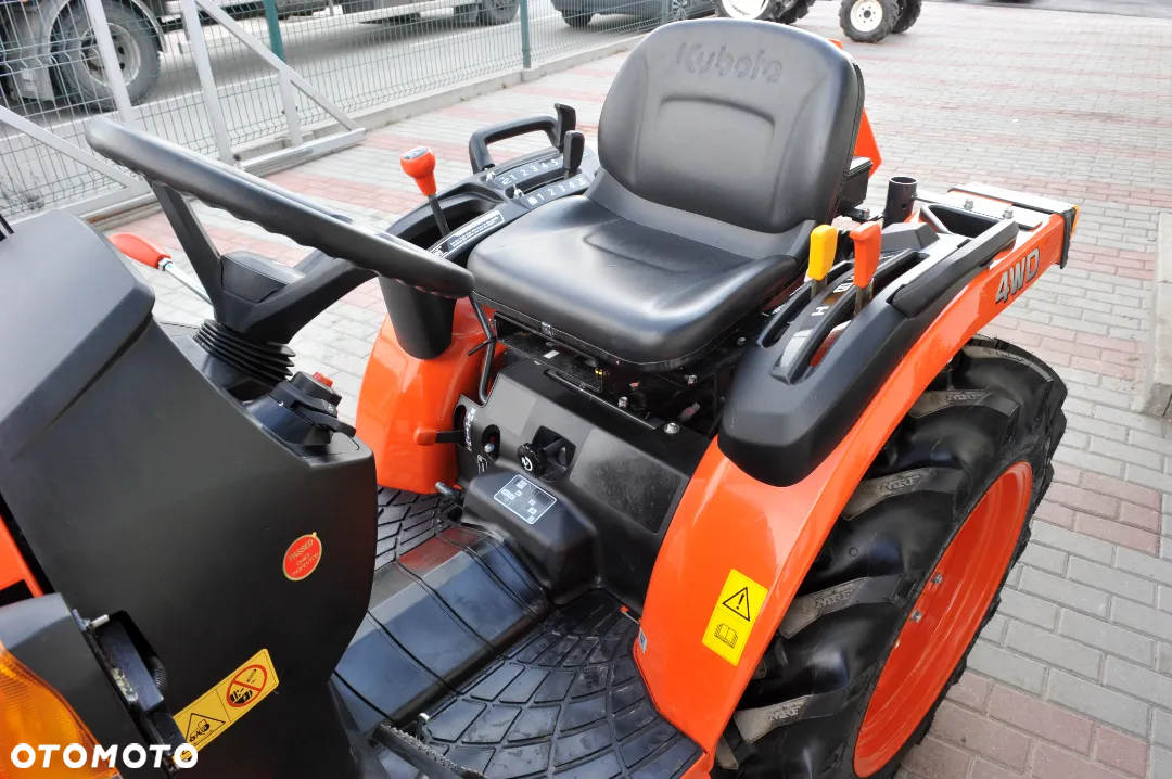 Kubota B2741 4x4 27KM - 4