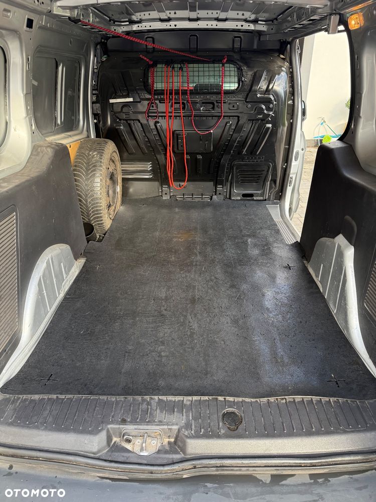 Ford Transit Connect - 4