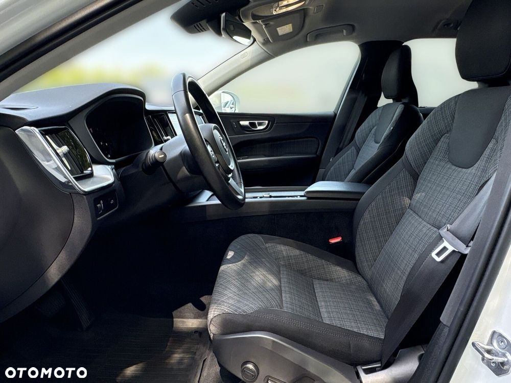 Volvo XC 60 B4 B Momentum Pro - 11