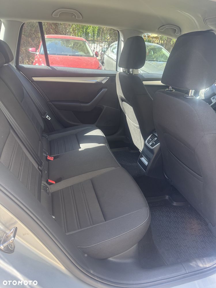 Skoda Octavia 1.5 TSI ACT Active - 4