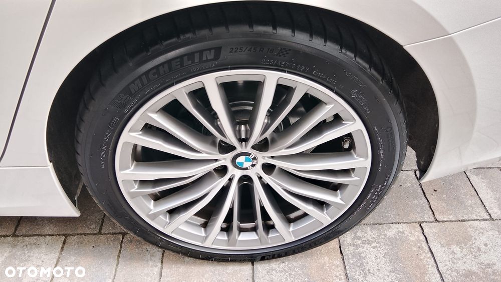 BMW Seria 3 320d Sport Line - 8