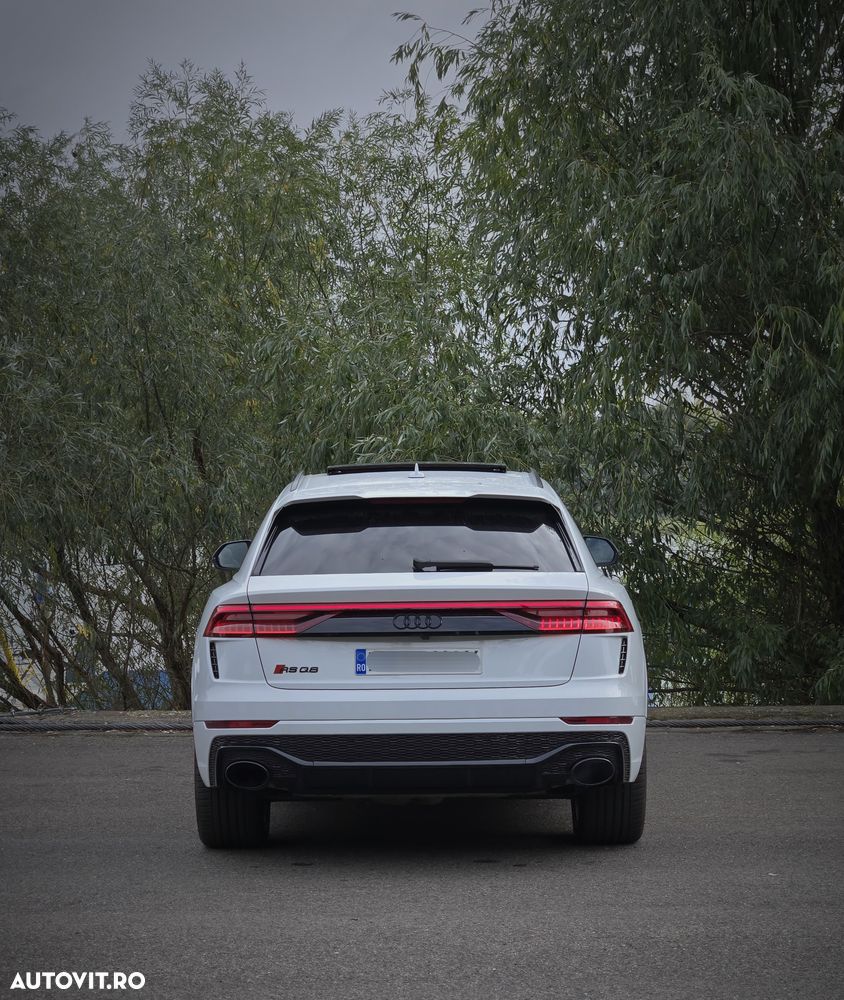 Audi RS Q8 - 8
