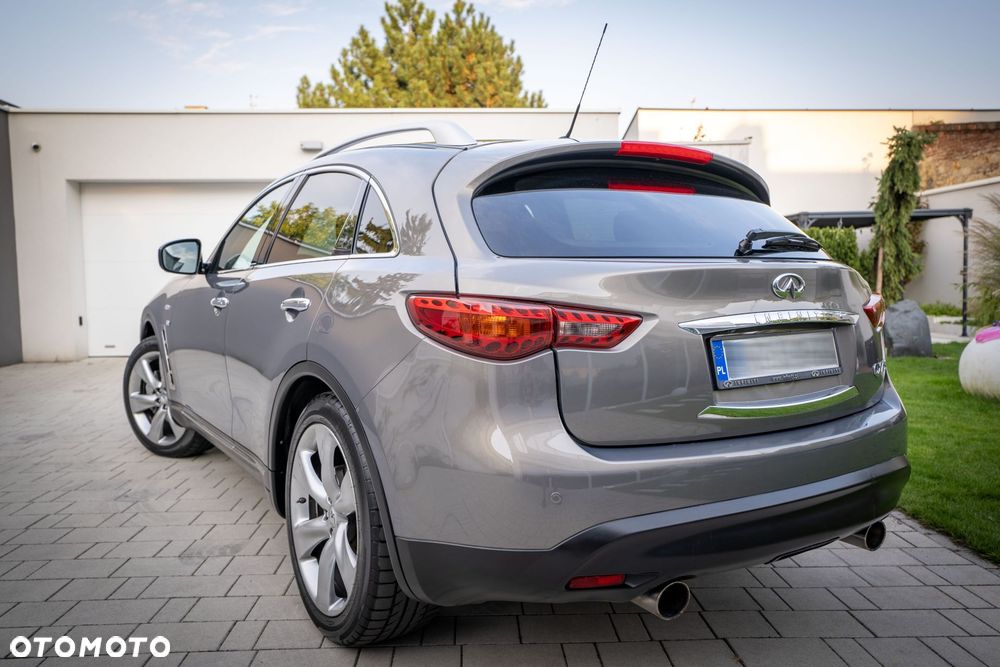 Infiniti QX70 - 7