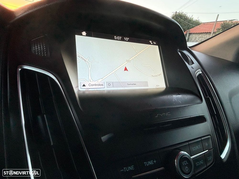 Ford Focus SW 1.5 TDCi EcoBlue Business - 10