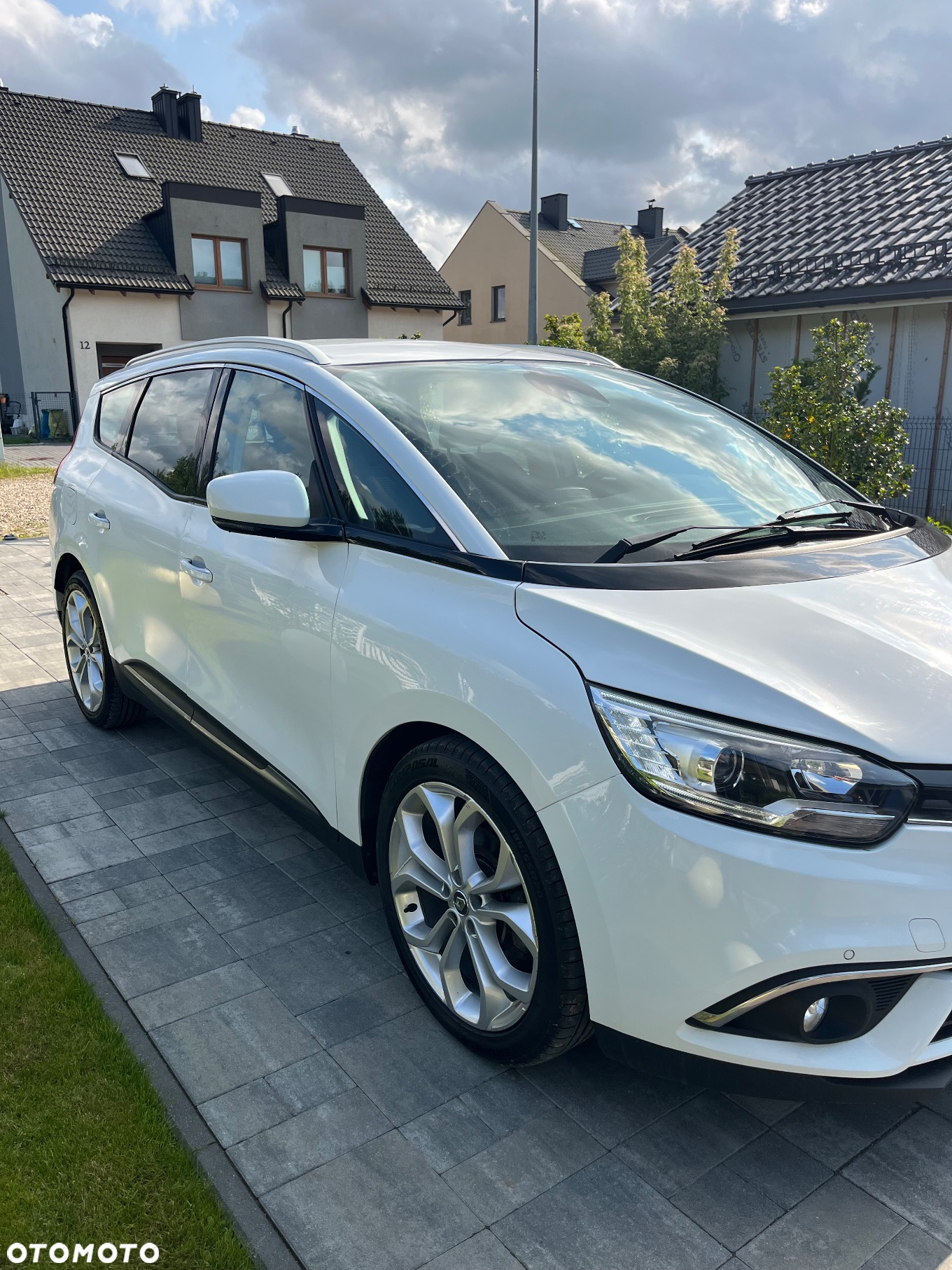 Renault Grand Scenic dCi 110 LIMITED - 3