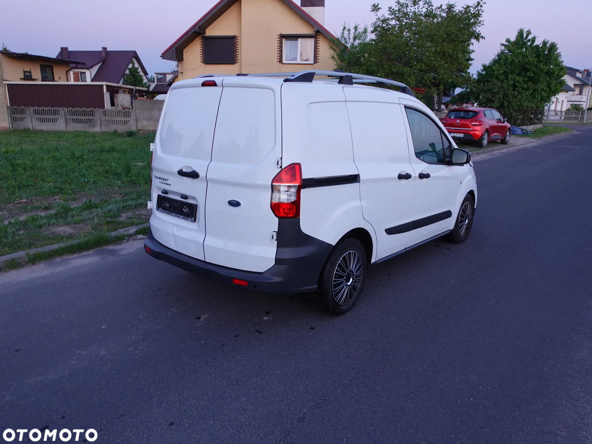 Ford TRANSIT COURIER - 2