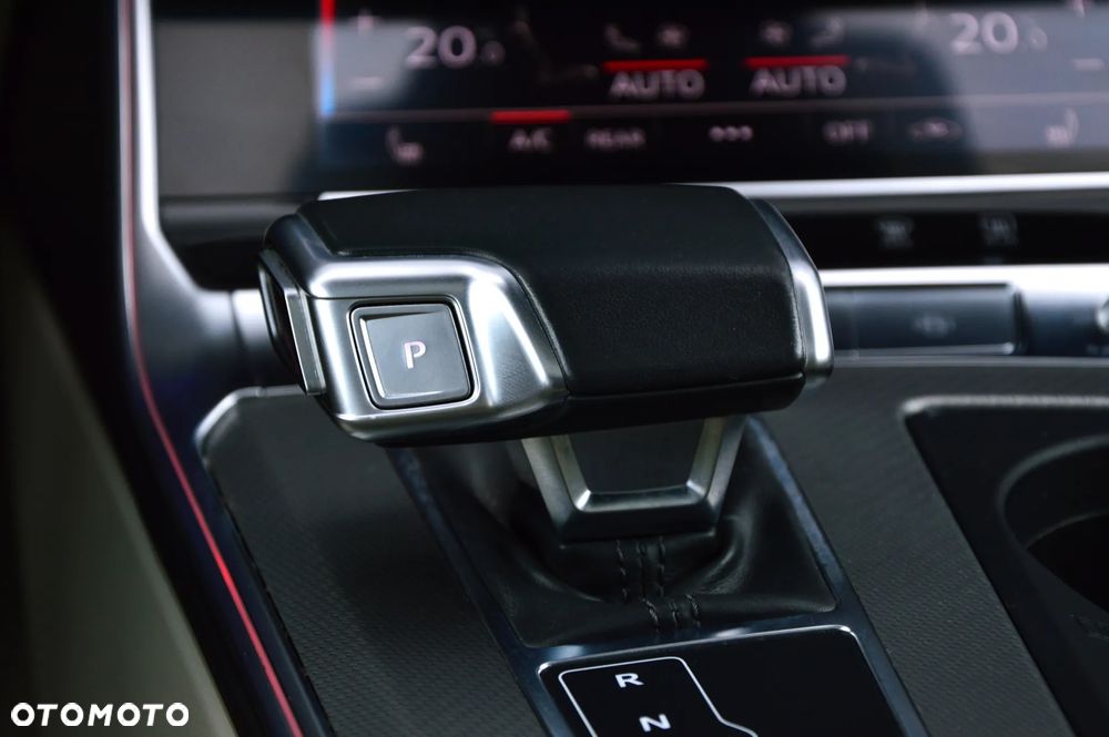 Audi A6 Avant 40 TDI quattro S tronic S line - 37