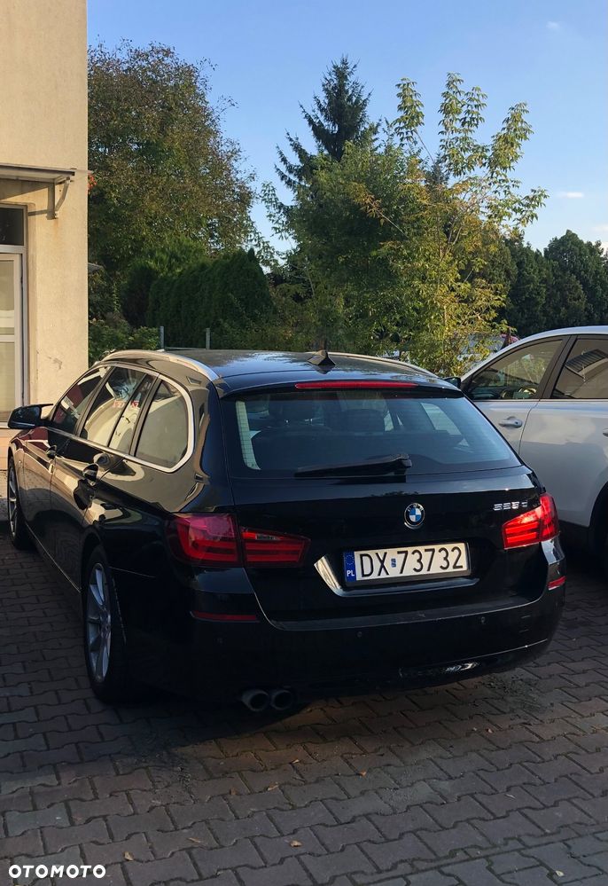 BMW Seria 5 525d Touring - 12