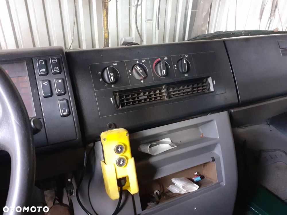 Mercedes-Benz VARIO 818 - 11