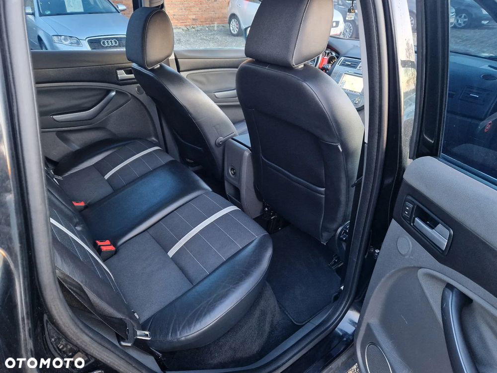 Ford Kuga 2.5 Titanium - 24