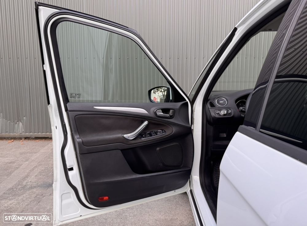 Ford S-Max 2.0 TDCi DPF Titanium - 19
