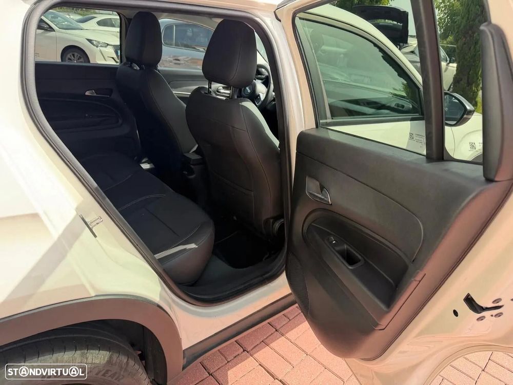 Jeep Avenger 1.2 e-Hybrid Altitude DCT - 11