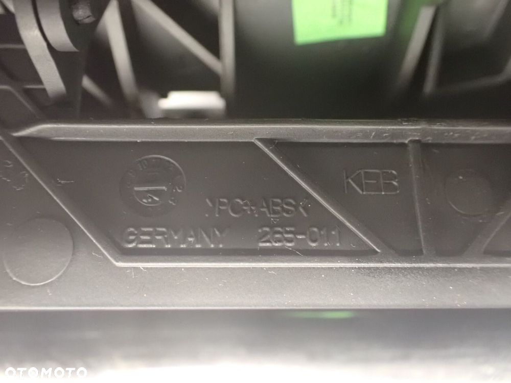 PODŁOKIETNIK VOLKSWAGEN TOUAREG 5.0 - 6