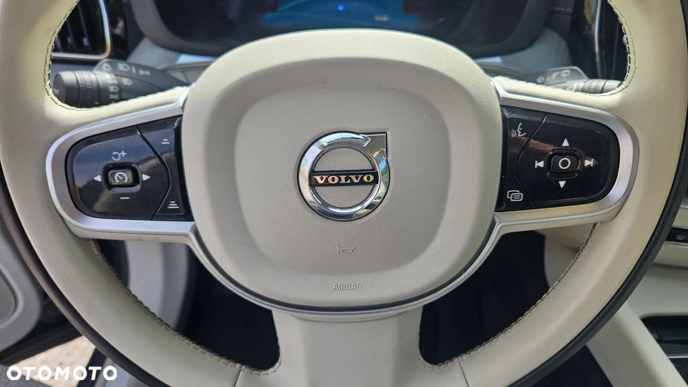 Volvo XC 60 B5 B AWD Ultra Dark - 29