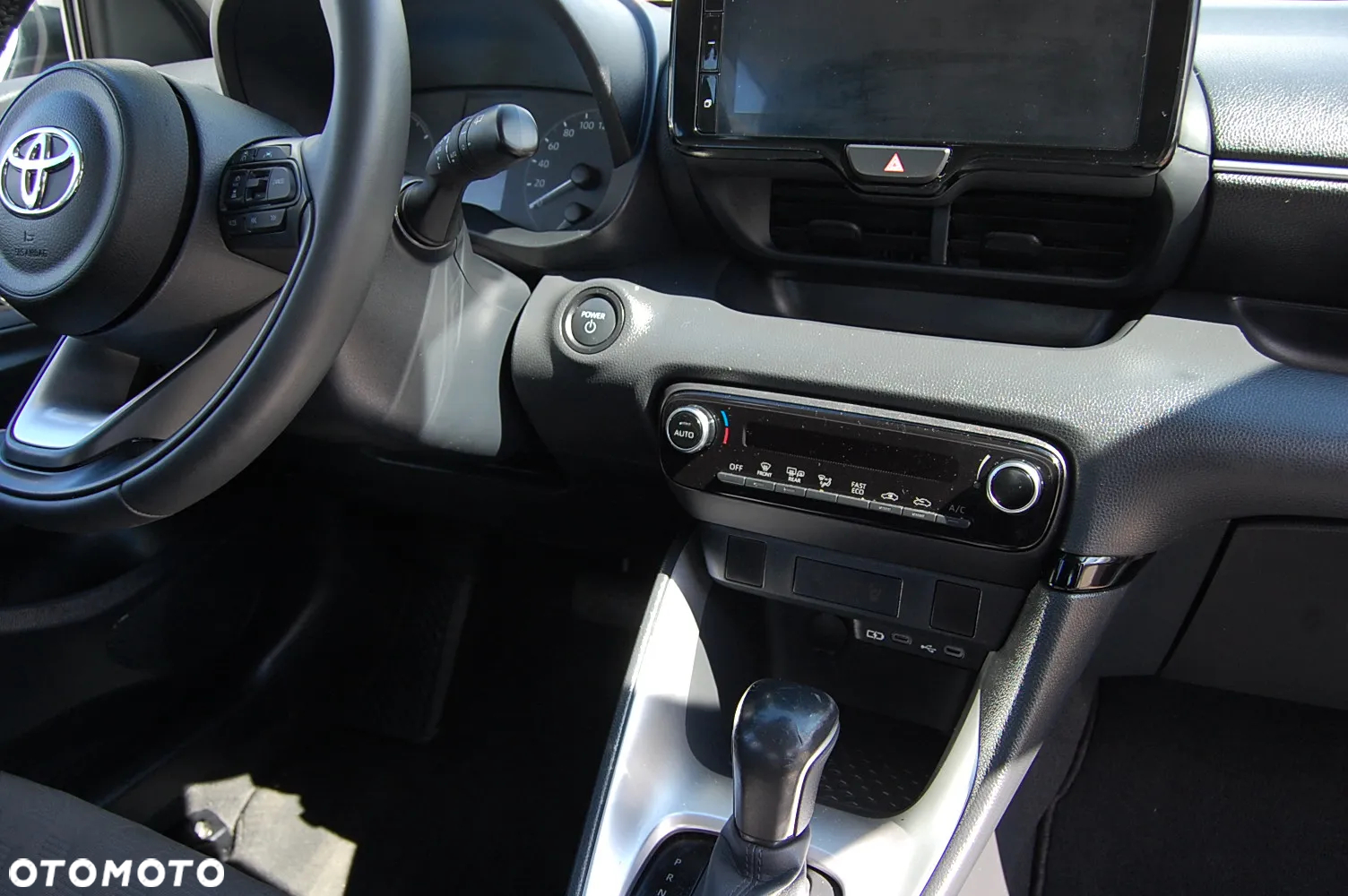 Toyota Yaris - 24