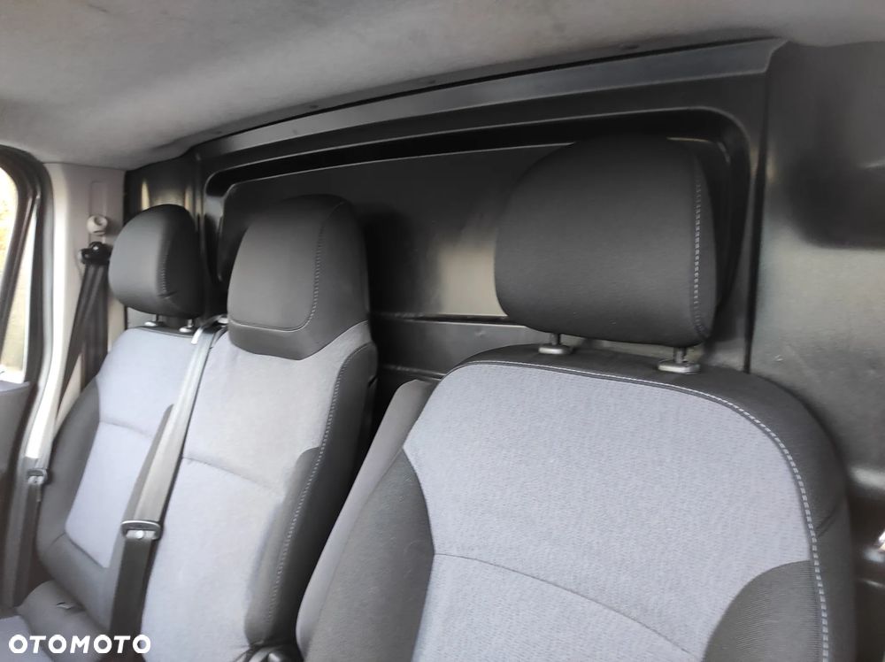 Opel Vivaro Biturbo - 17
