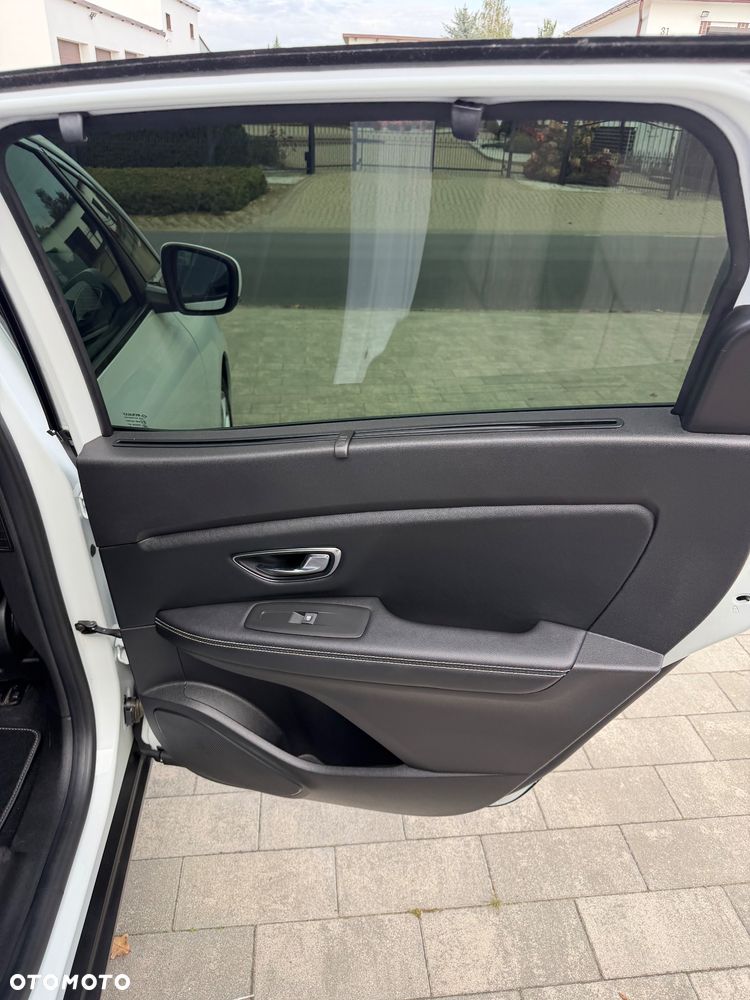 Renault Grand Scenic - 27
